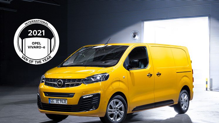 Opel Vivaro-e (på bilden), Citroën ë-Jumpy och Peugeot e-Expert är International Van of the Year 2021.