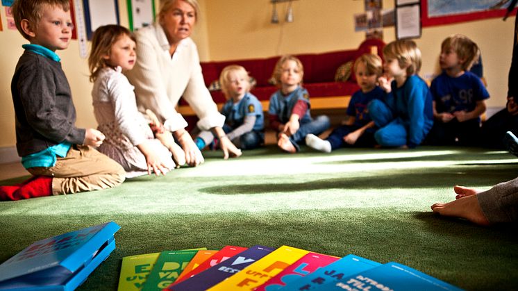 Gratis inspirationslåda om barnkonventionen till alla förskolor i Sverige