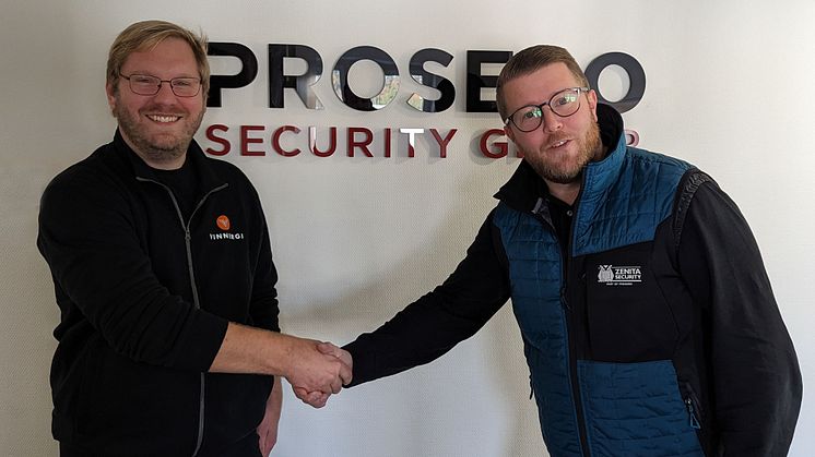 Filip Emilsson, produktionschef på Zenita Security och Johan Sjögren, säkerhetsprojektör och uppdragsanvarig på Vinnergi.