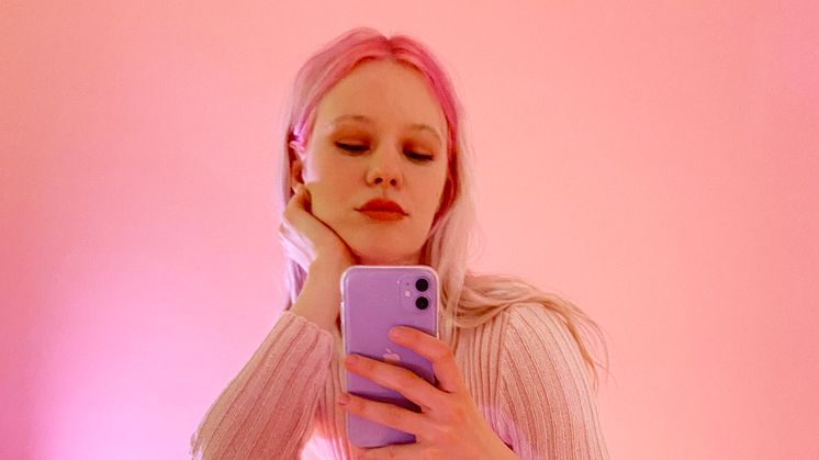 Arvida Byström, self portrait, 2021