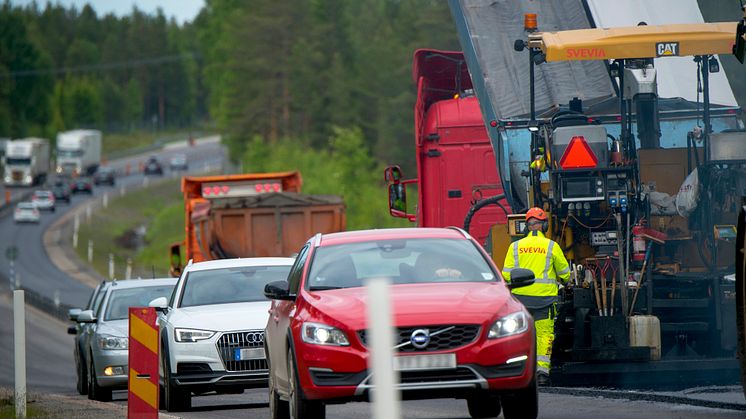 Svevia utför beläggningsarbete i Umeå Foto Patrick Trägårdh.jpg