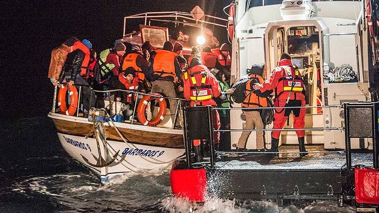 Här är sjöräddarna som räddar liv på Medelhavet i jul