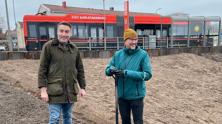 Erik Nilsson (KD), ordförande i stadsbyggnadsnämnden och Per-Anders Bergman, teknik- och fastighetsdirektör invigde Vikenförbindelsen.