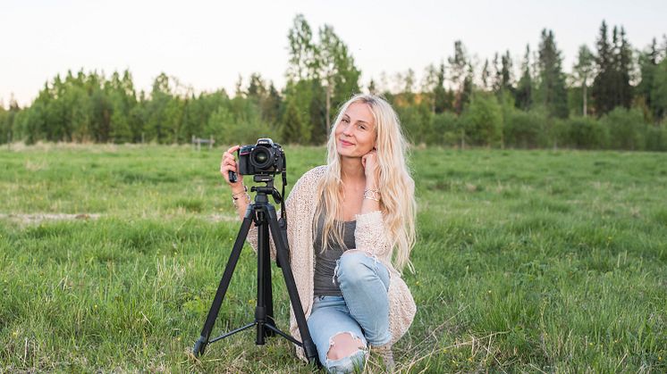 Jonna Jintons smycken säljs över hela världen och hennes naturbilder finns i IKEA:s sortiment. (Foto: Jonna Jinton)