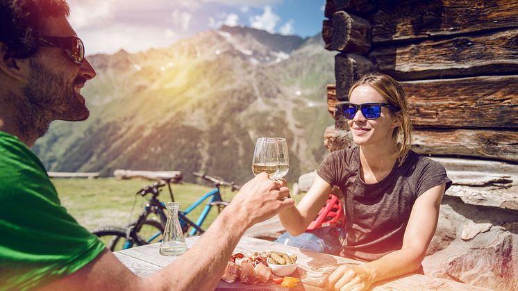 Weinweg mit dem Velo: Verkostung regionaler Spezialitäten, © Valais Wallis Promotion / David Carlier.