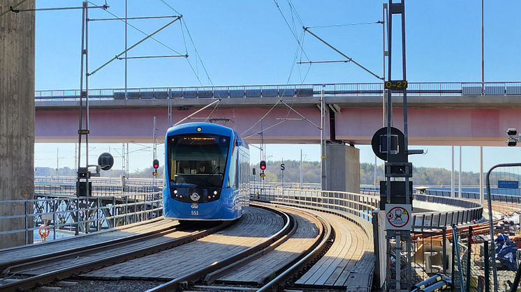 Spåranläggningen på Lilla Lidingöbron provkörs 17-25 maj. Planerad trafikstart 26 maj.