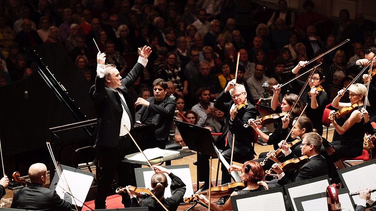 Gävle Symfoniorkester, chefdirigent Jaime Martín och pianisten Javier Perianes spelar Grieg i Concertgebouw