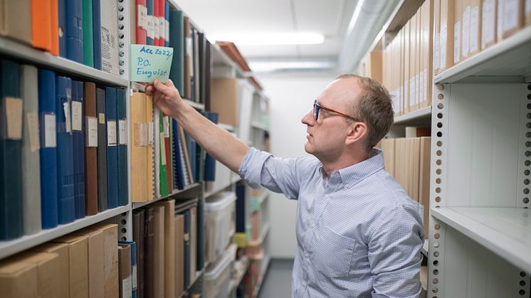 Ulf Sandqvist, avdelningschef för arkiv och specialsamlingar vid universitetsbiblioteket