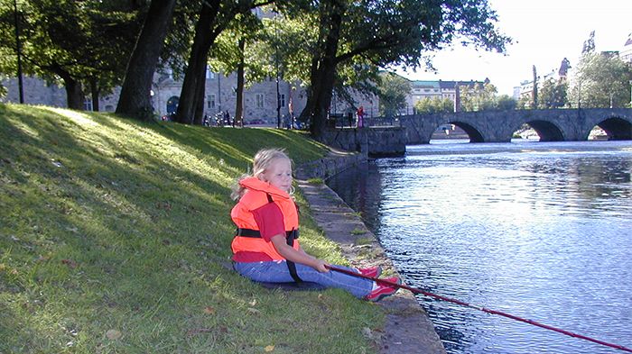 ​Barn och ungdomar får prova fiskelyckan i Svartån