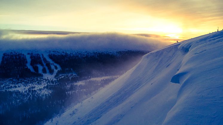 SkiStar Sälen: Stora mängder snö i Sälenfjällen – laviner sprängs bort