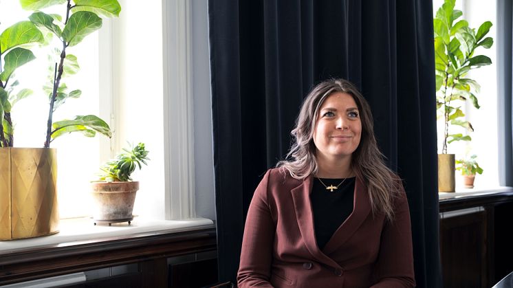Lina Stegemann jobbar med Fixed Income Sales på JOOLs Göteborgskontor