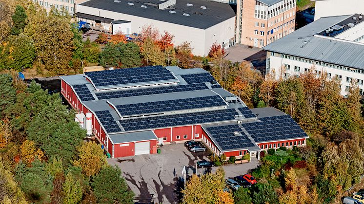 Hållbar industri med solceller, led och bin