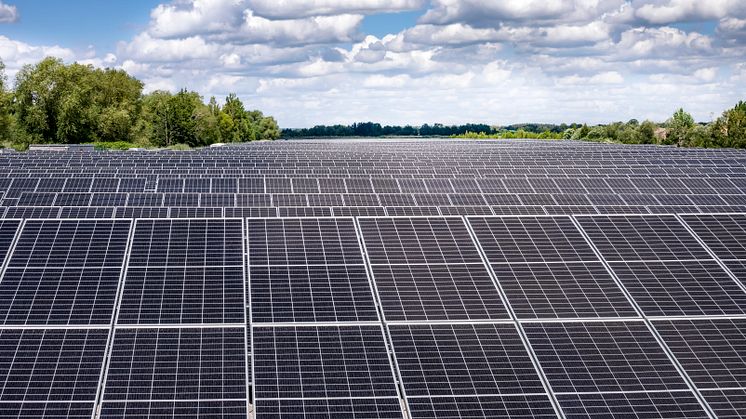 Alight och RES tecknar samarbetsavtal för utveckling av solenergi i Sverige 