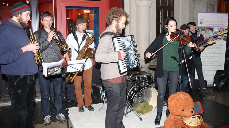 Ein großer Erfog: Bärenherz-Weihnachtsbasar 2015