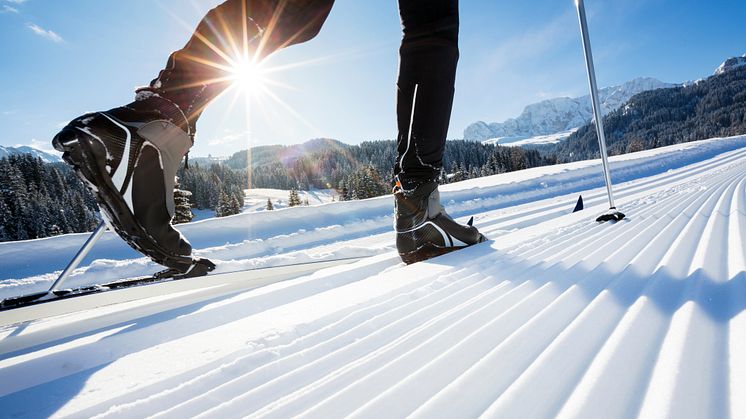 ​Skituren blir ekstra fin med god glid. I denne vinterferien kan du for første gang få tak i glider garantert uten miljø- og helsefarlige stoffer: Holmenkol Natural Skiwax.. 