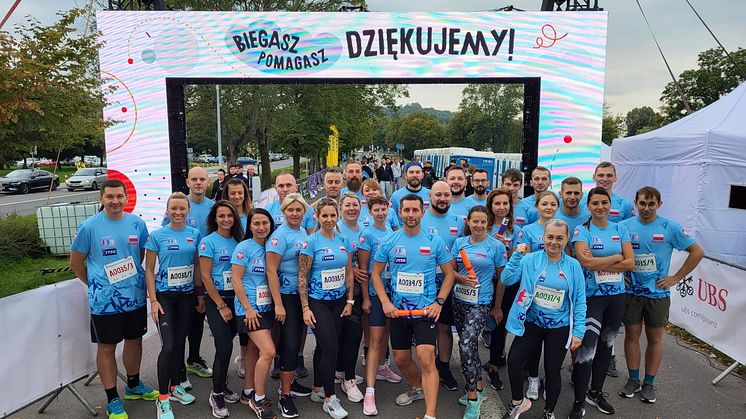 Biegacze JYSK charytatywnie w Business Run Poland