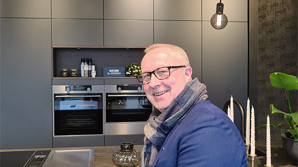 Å jobbe med CSR er en gjennomgående ambisjon og strategi for oss. Med utviklingen av EPD-en har vi tatt oppgaven til neste nivå og kan dokumentere svart på hvitt at vi jobber seriøst med bærekraft, uttaler Tore Langen, Nasjonal Salgssjef hos Designa