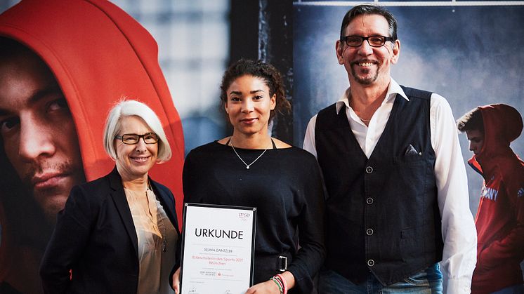 (v.li.) Gina Baumgartner von der Stadtsparkasse München, Selina Dantzler und Klaus Sarsky vom Olympiastützpunkt Bayern. Copyright: Team Deutschland.