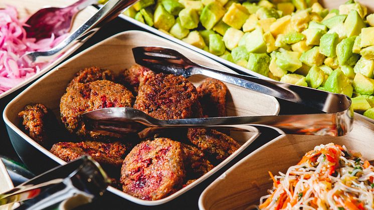 Tallink Silja | große Auswahl an vegetarischen und veganen Speisen beim neuen Sommerbuffet
