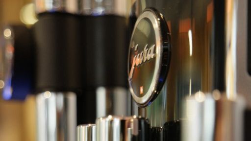 Kaffeevollautomaten für das Unternehmen können oft günstig gemietet werden