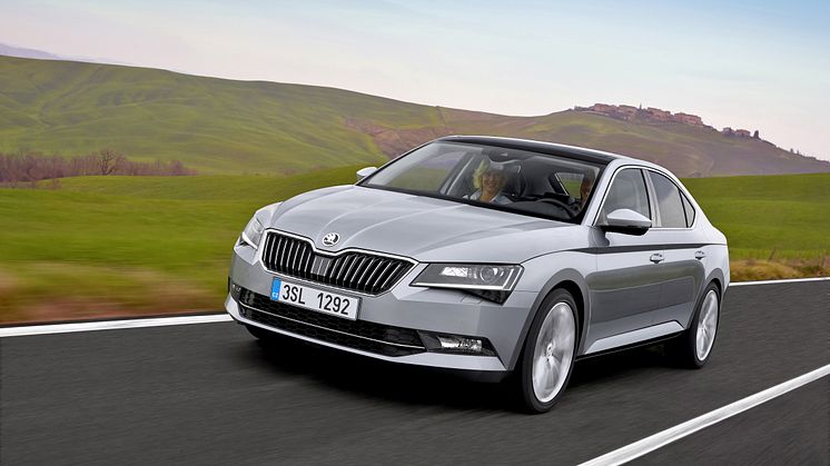 SKODA Superb hatchback