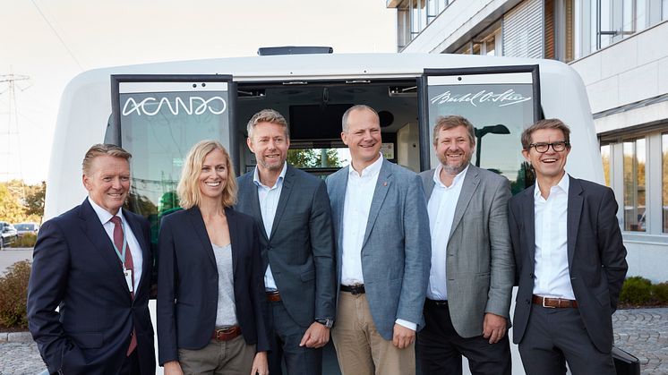 For første gang er en selvkjørende elbuss på veien i Norge