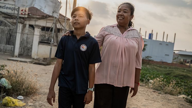 I Phnom Penh City i Kambodja arbetar Erikshjälpen tillsammans med den lokala organisationen Sunshine Cambodia Organization för att stärka barns rättigheter och ge dem möjligheten att växa upp i en värld utan våld. 