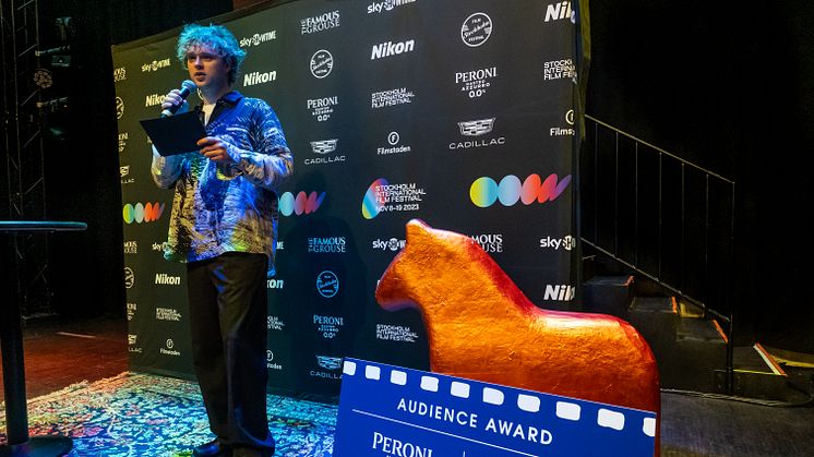 Edvin Endre presents Peroni 0,0% Audiece Award 2023 at Stockholm International Film Festival. Photo by Thomas Persson