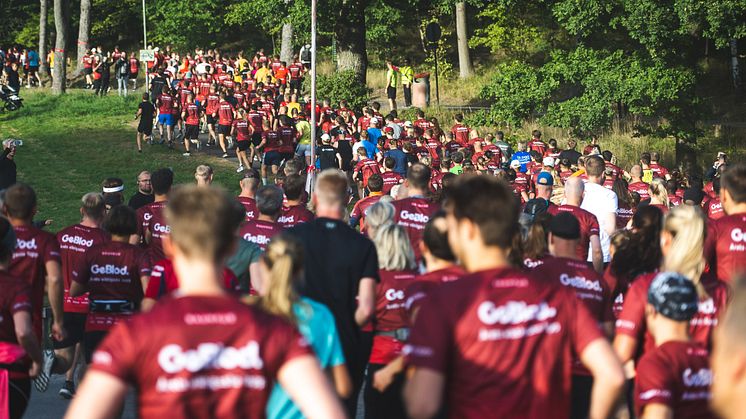 Tusentals deltagare springer Blodomloppet