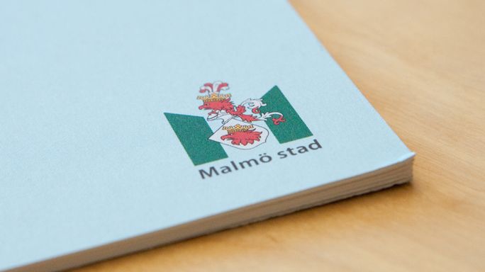 Malmö stad redovisar ett negativt ekonomiskt resultat för 2014