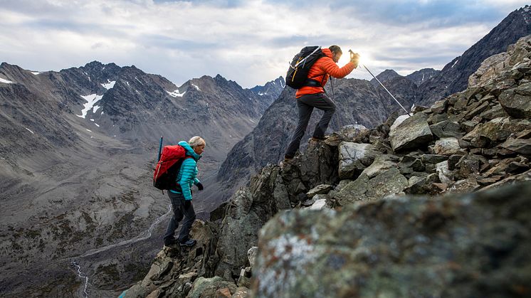 En riktig justert sekk er betydelig mer komfortabel å bære. Her får du vite hvordan du justerer sekken riktig. Foto: Hans Kristian Krogh-Hanssen / Bergans