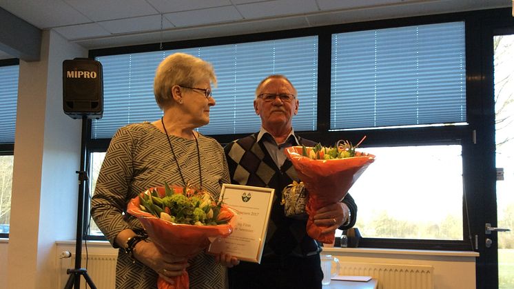 Ester og Finn Hejlskov Sørensen modtog stor tak for deres engagement og indsats. Foto: Rebild Kommune