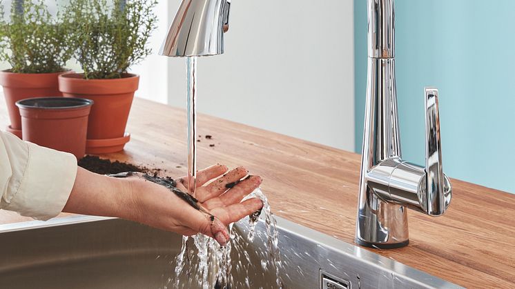 GROHE Zedra Touch Electronic Single-lever sink mixer_Chrome_Mood