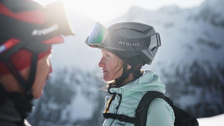 AVEC LES NOUVEAUX CASQUES BACKLAND, ATOMIC COMBINE PROTECTION, FONCTIONNALITÉ ET AJUSTEMENT POUR LES SKIEURS DE RANDONNÉE