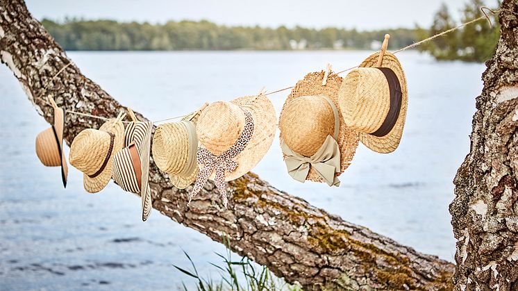 Hos Affari of Sweden hittas en rad nya stråhattar till sommarens alla tillfällen.