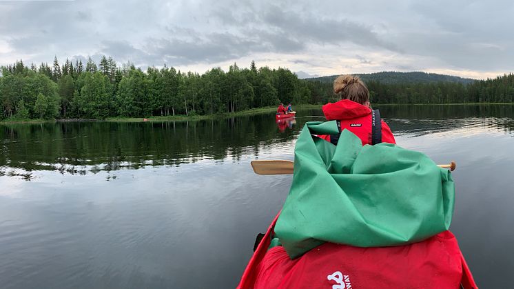 PADLELYKKE: Kanopadling en fantastisk fin måte å opplev marka på som gir uforglemmelige øyeblikk.