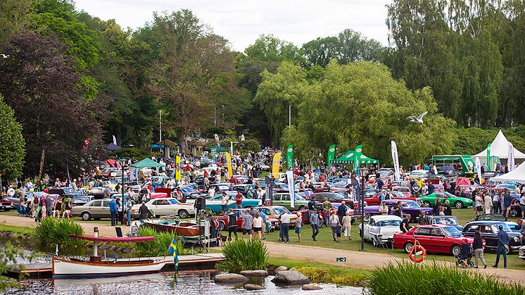 Nostalgia Festival arrangeras normalt i Ronneby Brunnspark. parken fylls med en hel massa vackra fordon, musikunderhållning, veteranmarknad, mattält och aktiviteter för barnen. Foto: Joachim Cruus.