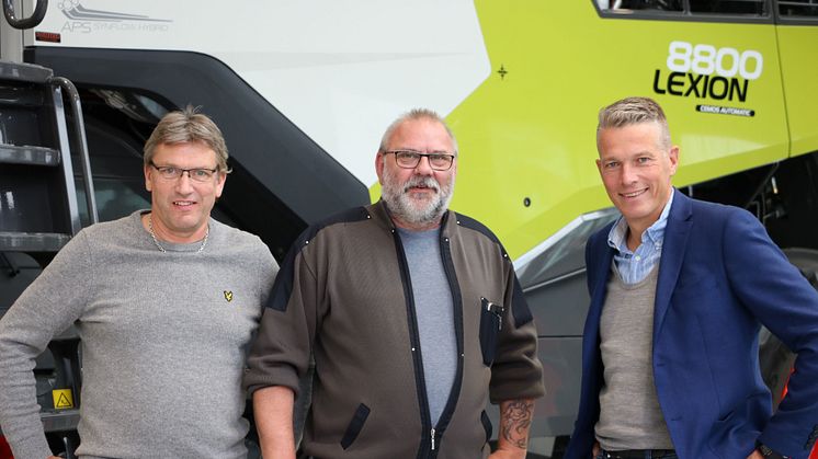 Delägarna Jonas Techel och Tomas Johansson tillsammans med Swedish Agro Machinerys vd Björn Pettersson.