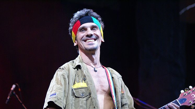 Manu Chao håller presskonferens på Peace & Love