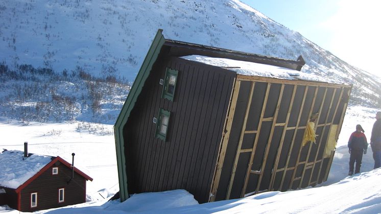 Flere tusen nordmenn har fått skader på hus og hjem etter stormen i helgen. Bildet er fra en tidligere hendelse.