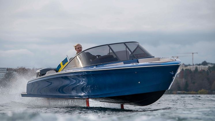 The foiling Candela Seven has a range of 50 NM in 22 knots, which is a world record for electric boats.