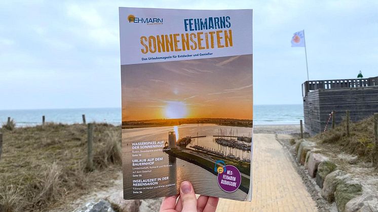 Die neue Urlaubsbroschüre "Fehmarns Sonnenseiten" ist passend zum Saisonstart eingetroffen ©Tourismus-Service Fehmarn