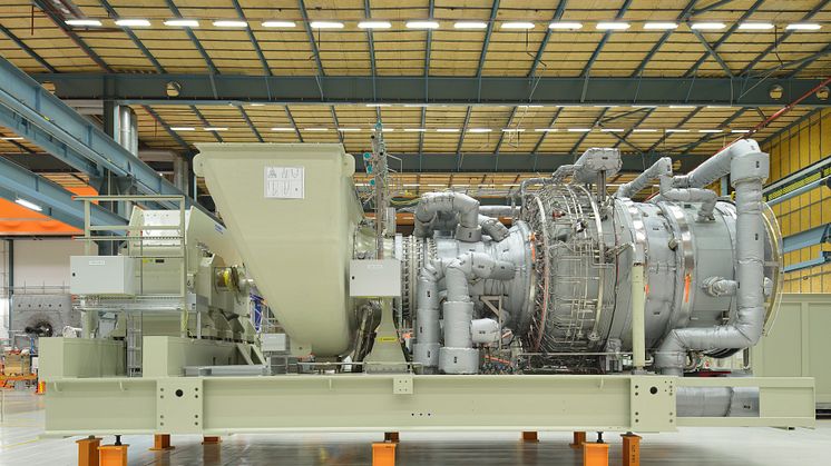 Turbin SGT-800 med Bilfingers figursydda isoleringsmadrasser. ”Photo: Courtesy of Siemens.”