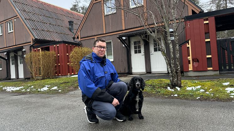 Hunden Toke tränar i kvarteret Riggen