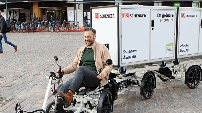 Muharrem Demirok (c), kommunalråd i Linköping är förtjust över den nya cykellösningen i staden. ”Vi ska göra vad vi kan för att satsningen ska lyckas”, säger han.