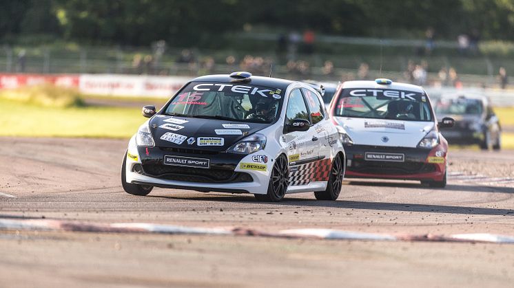 Guldläge i junior-SM för årets nykomling i Renault Clio Cup