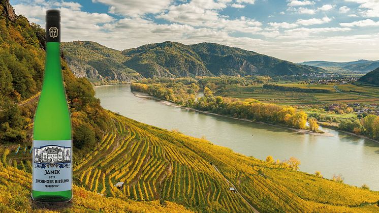 Nu lanseras Jamek Jochinger Riesling Federspiel 2019. Vinet odlas på branta terrasser längs Donau i Wachau i Österrike.