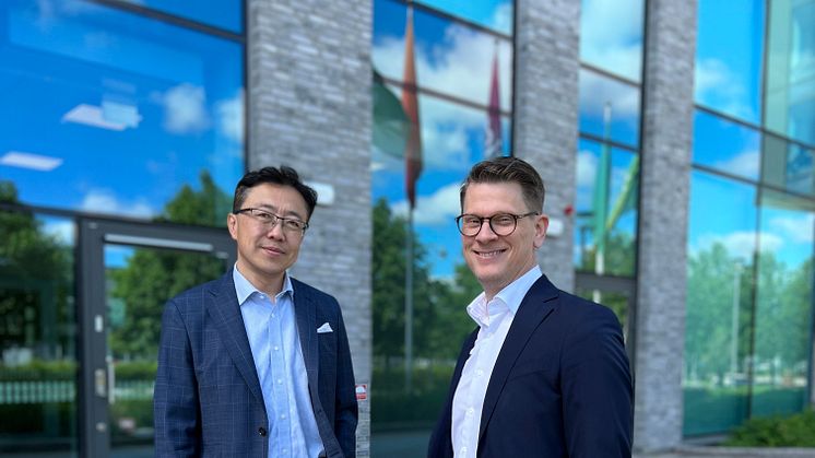 Uni3 CEO Gang Wei and Infimotion CEO Albert Petterson