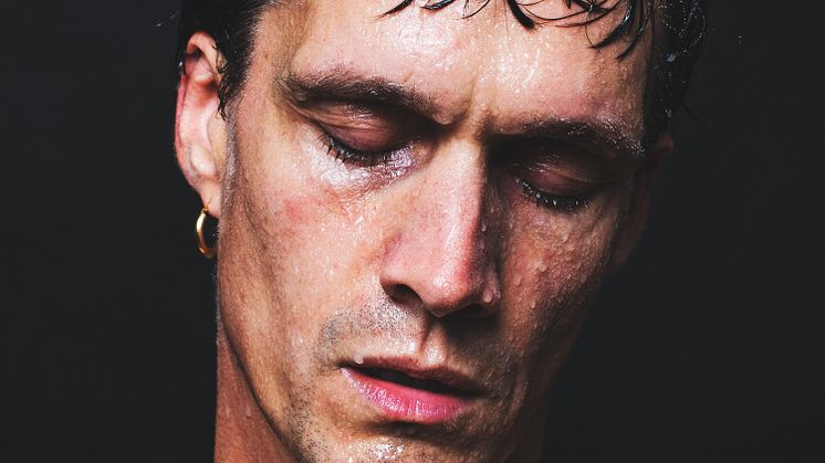 Jonathan Johansson släpper singeln "Klipporna är fortfarande varma" från kommande album
