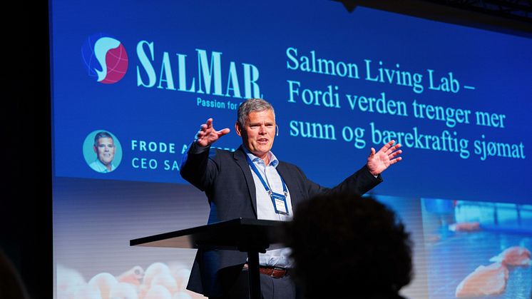 SalMar ønsker å øke kunnskapen om laksens biologi. De skal bruke 500 millioner NOK på å etablere Salmon Living Lab, for å forbedre og utvikle hele næringskjeden.